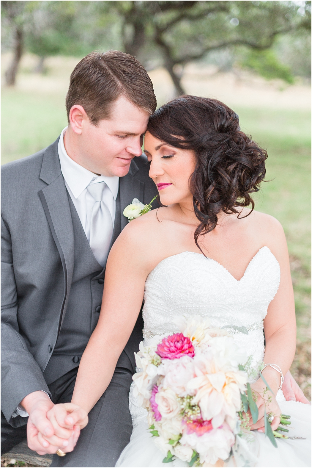 a-blush-cranberry-fall-wedding-at-cw-hill-country-ranch-in-boerne-texas-by-allison-jeffers-wedding-photography-boerne-wedding-photographer_0061