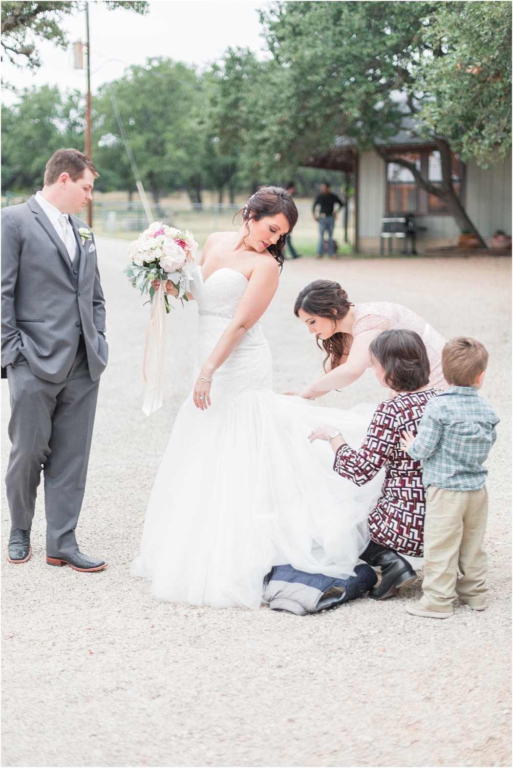 a-blush-cranberry-fall-wedding-at-cw-hill-country-ranch-in-boerne-texas-by-allison-jeffers-wedding-photography-boerne-wedding-photographer_0078