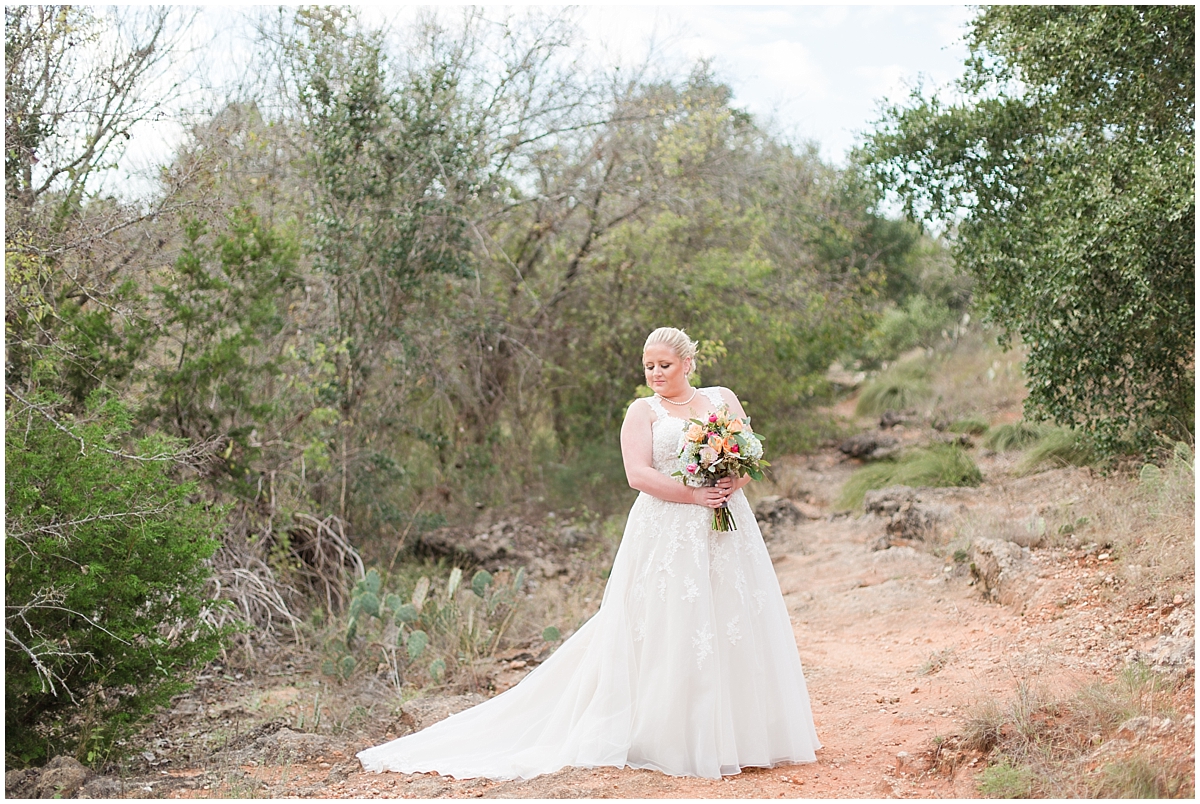 a-fall-bridal-session-in-fredericksburg-texas-by-allison-jeffers-wedding-photography-fredericksburg-wedding-photographer_0002