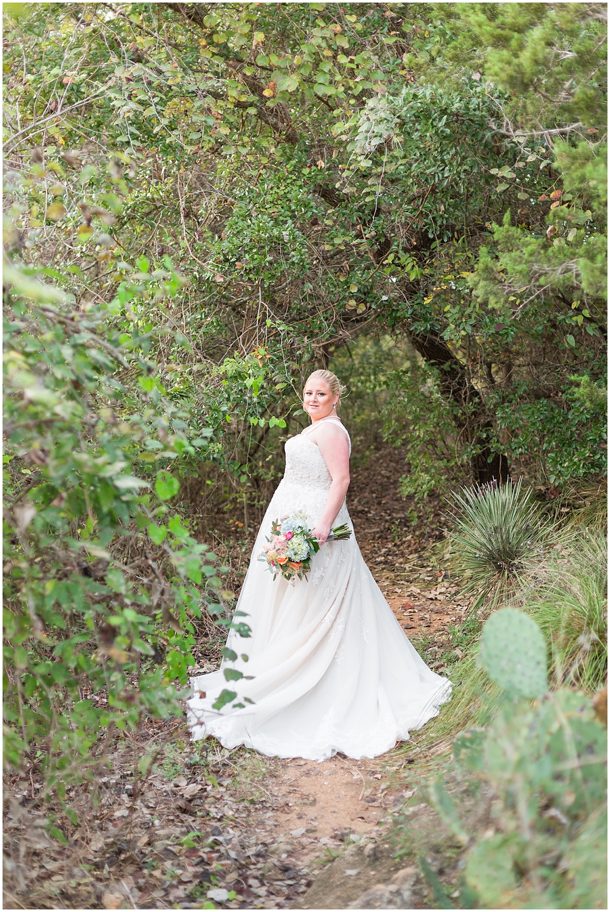 a-fall-bridal-session-in-fredericksburg-texas-by-allison-jeffers-wedding-photography-fredericksburg-wedding-photographer_0007