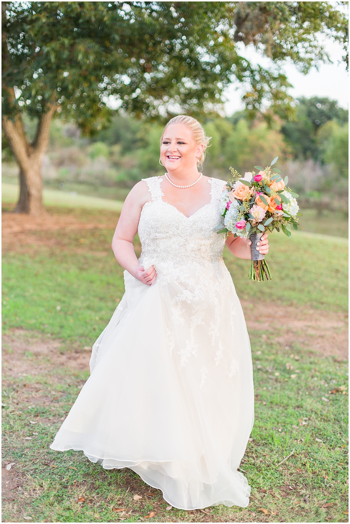 a-fall-bridal-session-in-fredericksburg-texas-by-allison-jeffers-wedding-photography-fredericksburg-wedding-photographer_0018