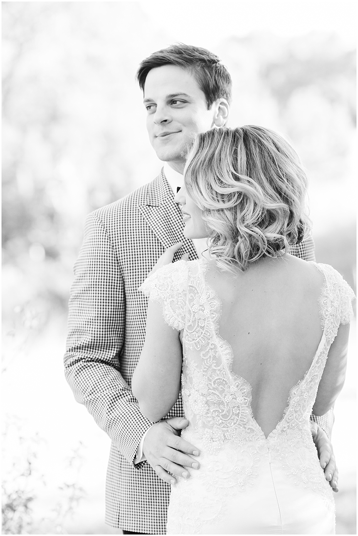 a-classic-modern-black-and-white-wedding-with-gold-accents-inspirational-shoot-at-pecan-springs-ranch-by-allison-jeffers-wedding-photography-dripping-springs-wedding-photographer_0012