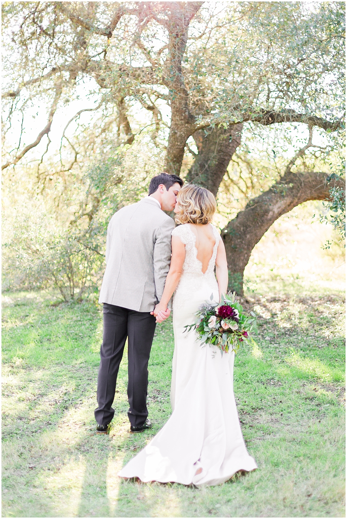 a-classic-modern-black-and-white-wedding-with-gold-accents-inspirational-shoot-at-pecan-springs-ranch-by-allison-jeffers-wedding-photography-dripping-springs-wedding-photographer_0027