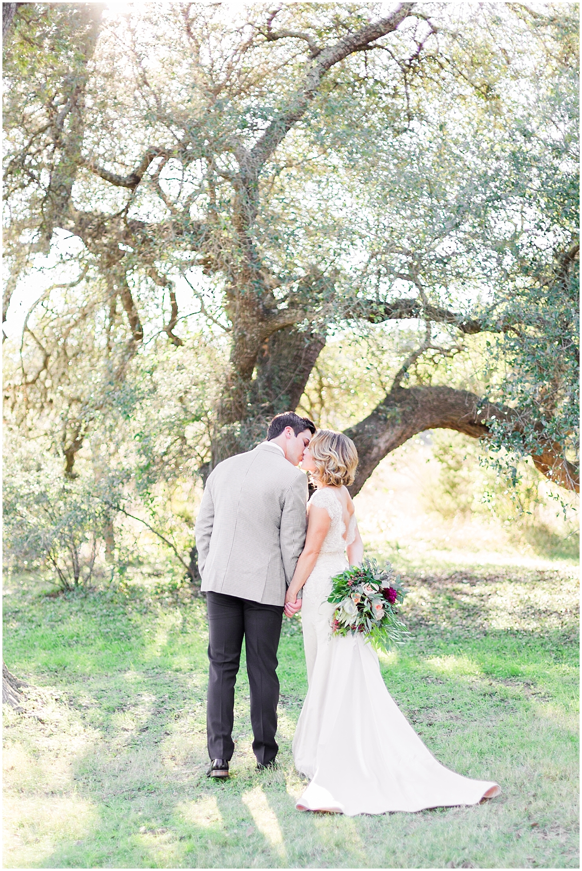 a-classic-modern-black-and-white-wedding-with-gold-accents-inspirational-shoot-at-pecan-springs-ranch-by-allison-jeffers-wedding-photography-dripping-springs-wedding-photographer_0033