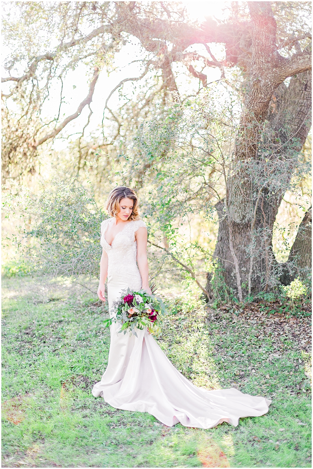 a-classic-modern-black-and-white-wedding-with-gold-accents-inspirational-shoot-at-pecan-springs-ranch-by-allison-jeffers-wedding-photography-dripping-springs-wedding-photographer_0042