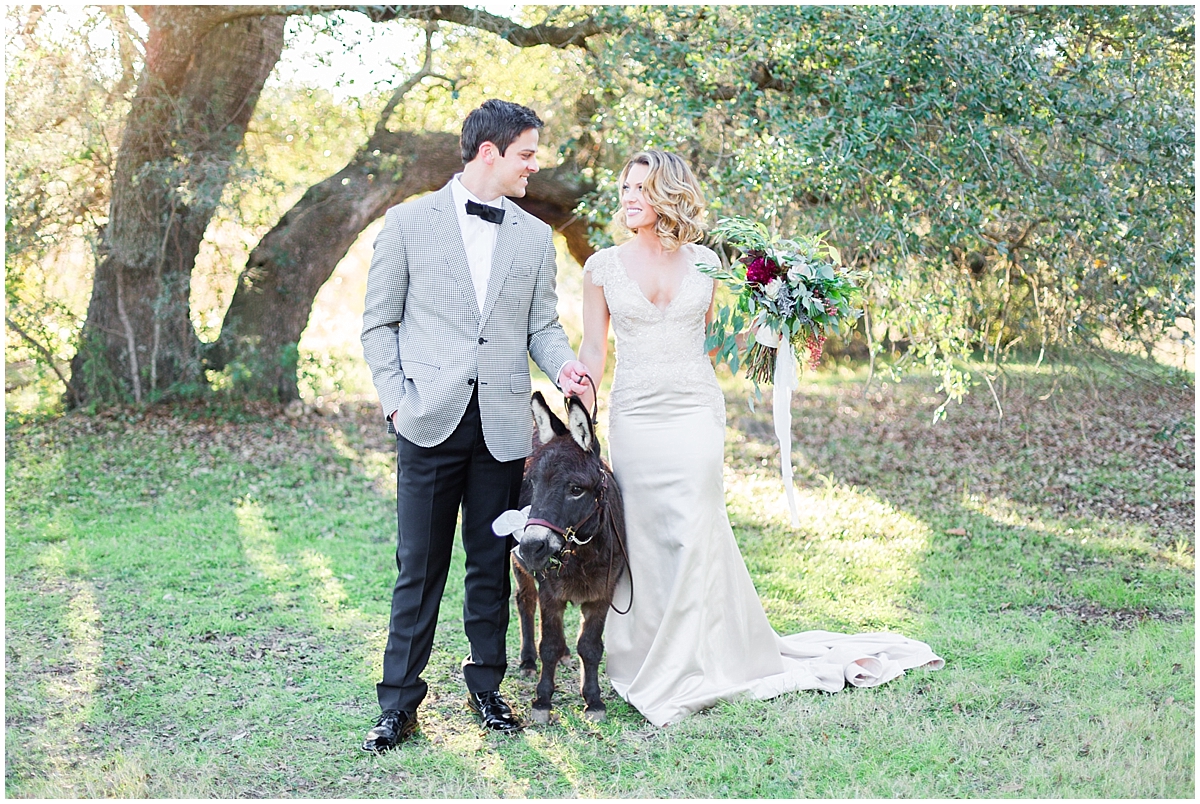 a-classic-modern-black-and-white-wedding-with-gold-accents-inspirational-shoot-at-pecan-springs-ranch-by-allison-jeffers-wedding-photography-dripping-springs-wedding-photographer_0055