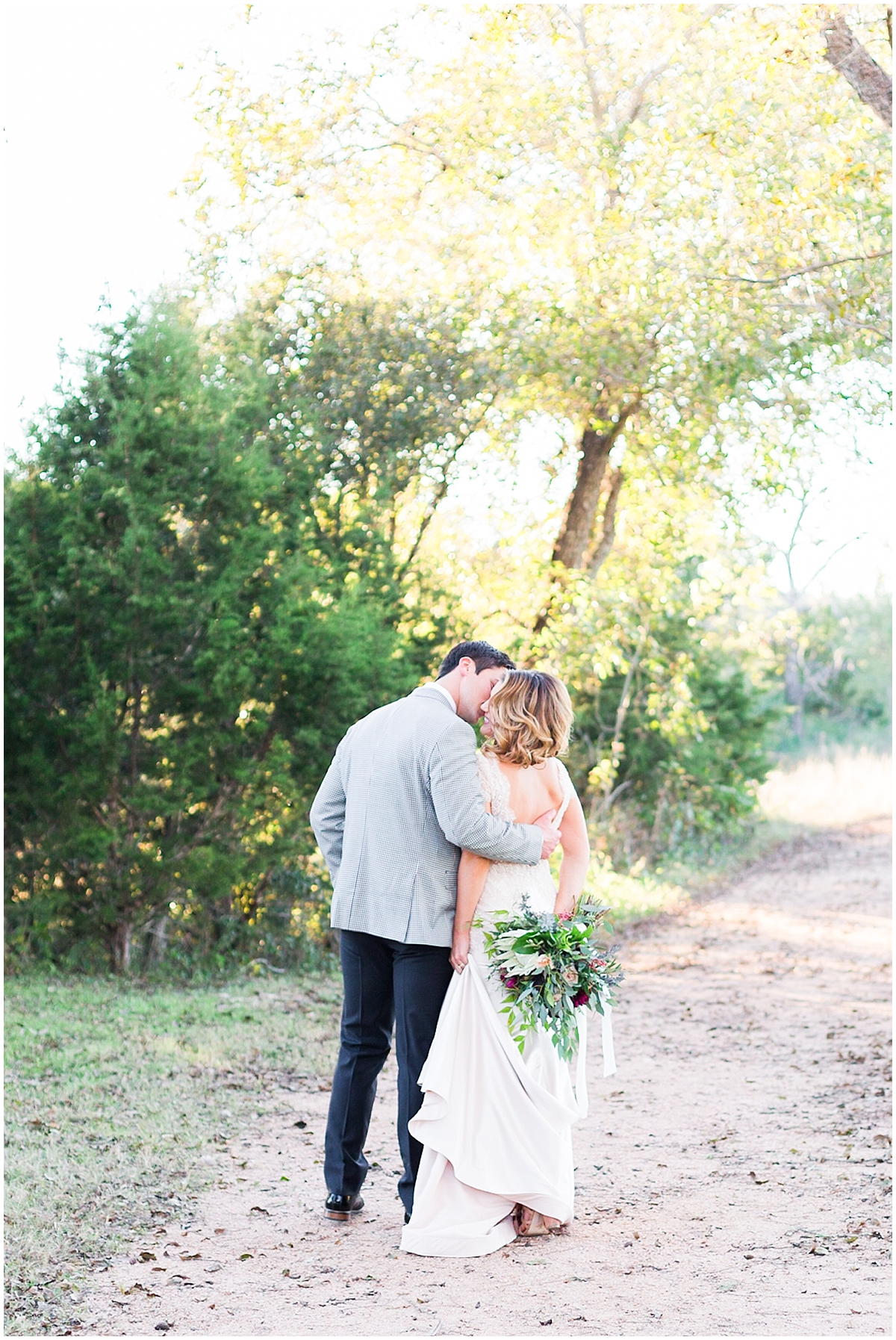 a-classic-modern-black-and-white-wedding-with-gold-accents-inspirational-shoot-at-pecan-springs-ranch-by-allison-jeffers-wedding-photography-dripping-springs-wedding-photographer_0070