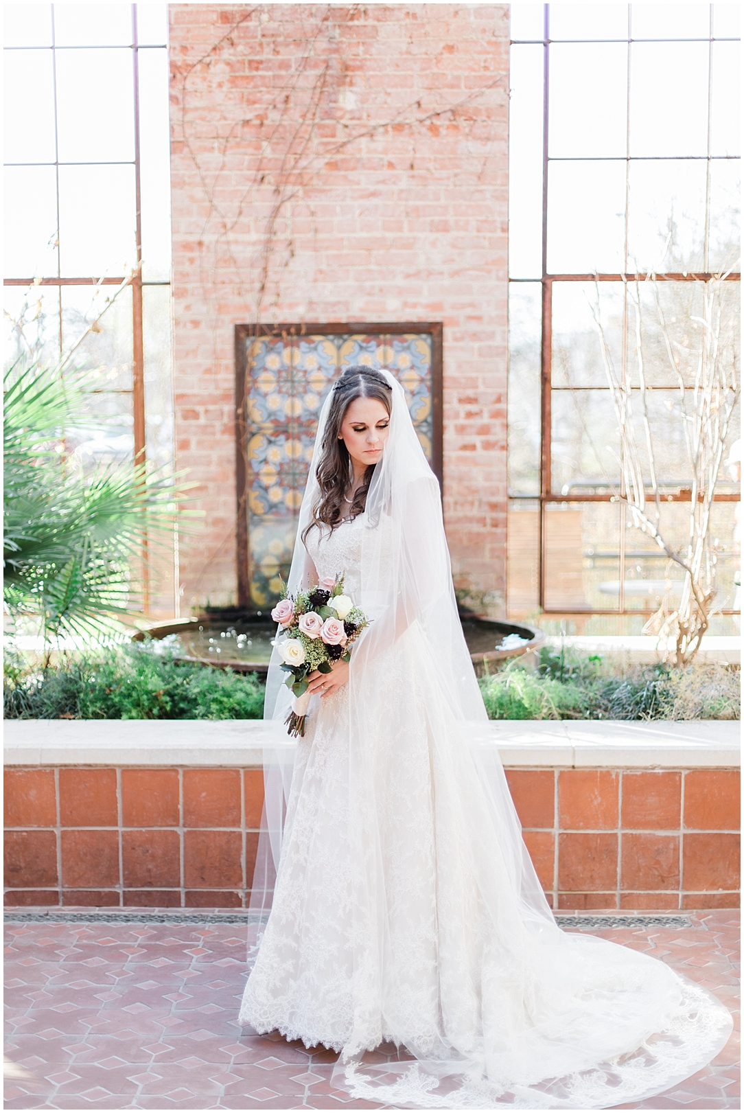 A-Hotel-Emma-Bridal-Session-Wedding-Photos-by-Allison-Jeffers-Wedding-Photography_San-Antonio-Wedding-Photographer_0043.jpg