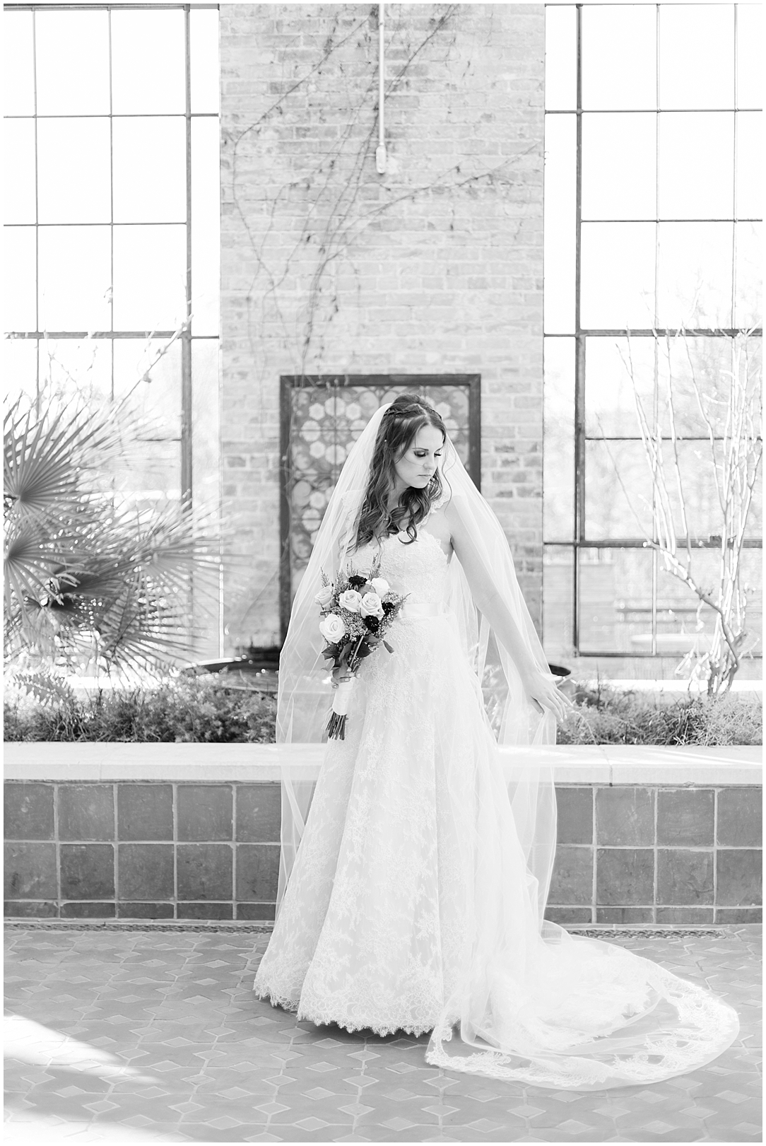 A-Hotel-Emma-Bridal-Session-Wedding-Photos-by-Allison-Jeffers-Wedding-Photography_San-Antonio-Wedding-Photographer_0043.jpg