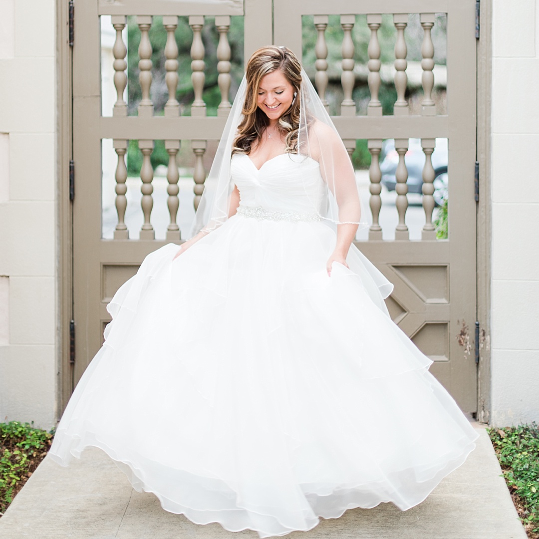 A Bridal Session at Landa Library Wedding Photos by Allison Jeffers Wedding Photography San Antonio Wedding Photographer 0015 0001