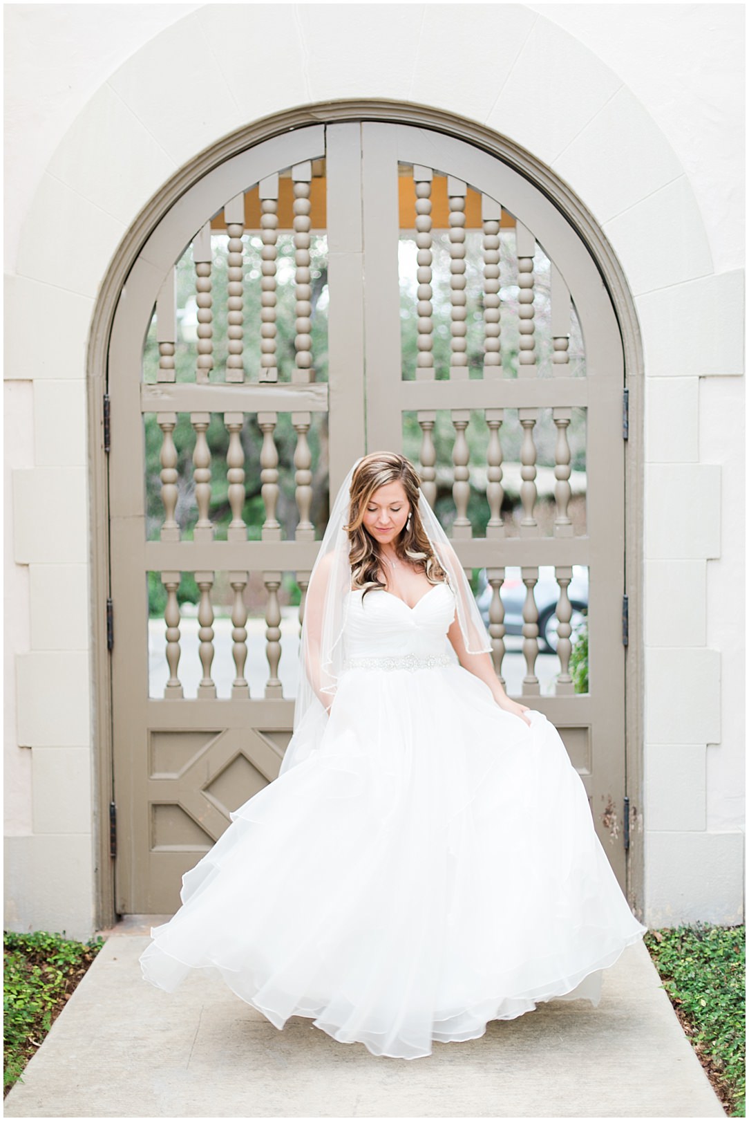 A Bridal Session at Landa Library Wedding Photos by Allison Jeffers Wedding Photography San Antonio Wedding Photographer 0029