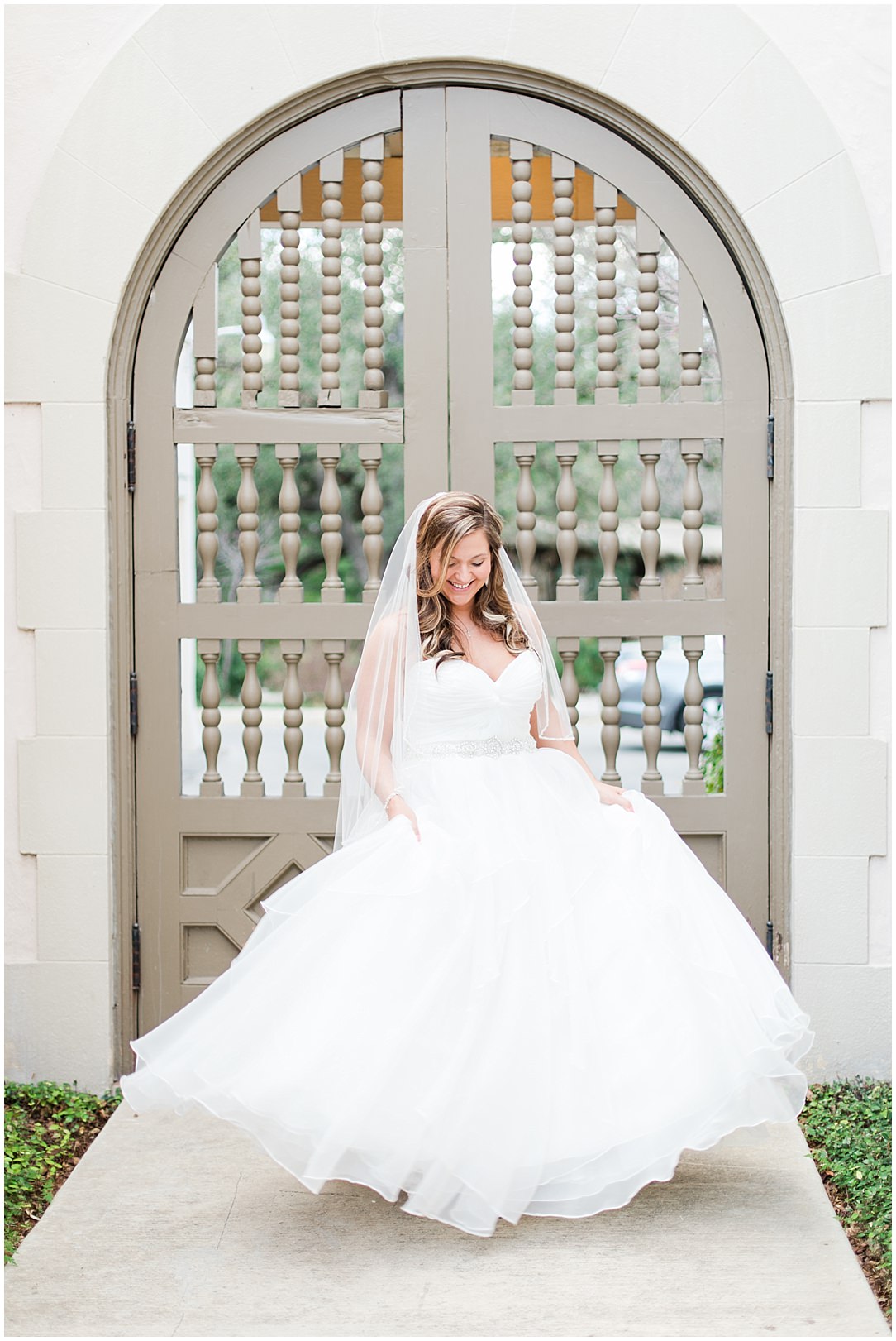 A Bridal Session at Landa Library Wedding Photos by Allison Jeffers Wedding Photography San Antonio Wedding Photographer 0030