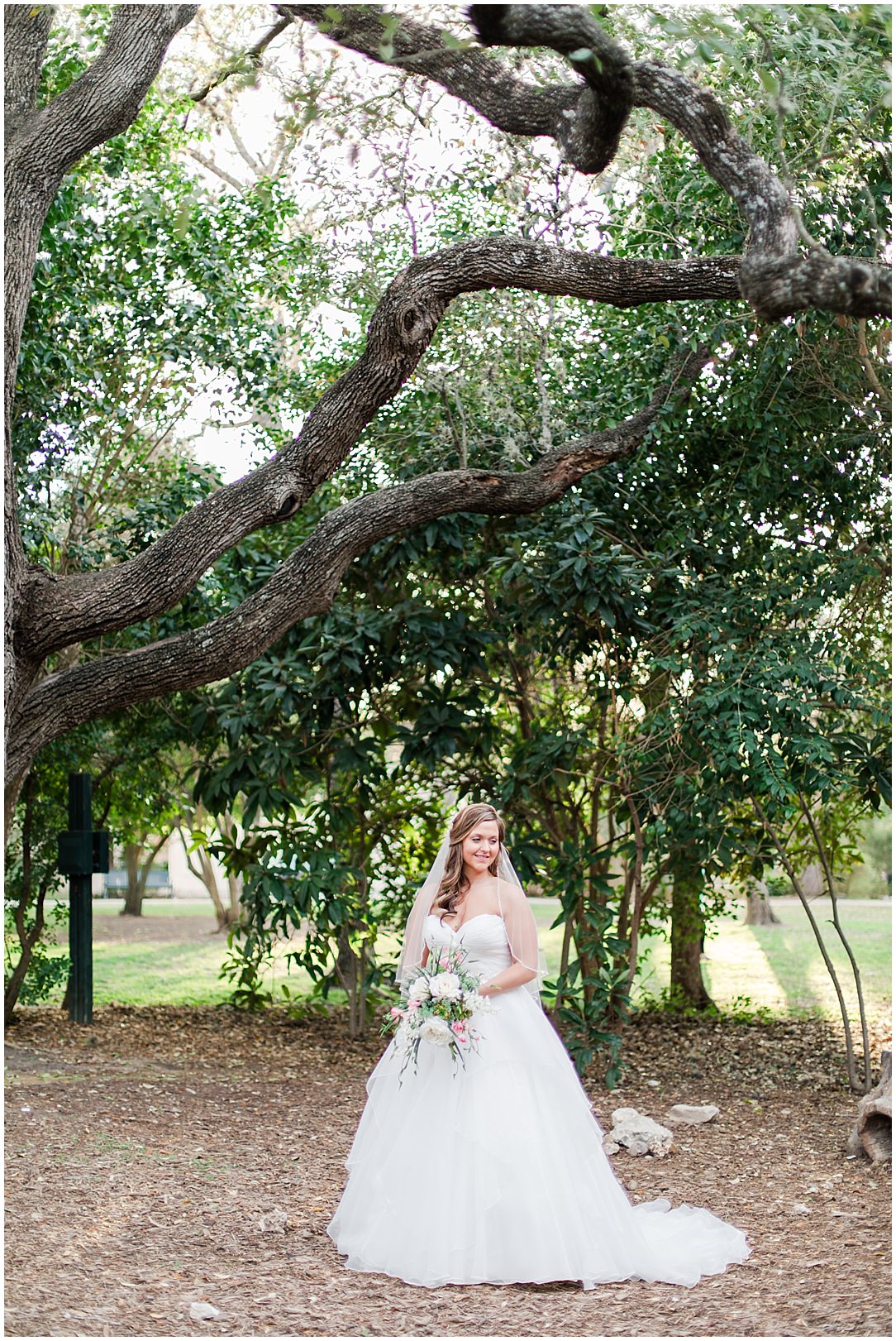 A Bridal Session at Landa Library Wedding Photos by Allison Jeffers Wedding Photography San Antonio Wedding Photographer 0040