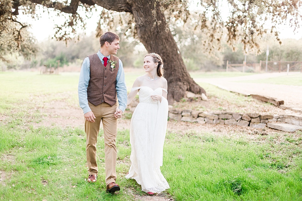 A spring boho wedding with greenery at Cherokee Rose Venue in Comfort Texas by Boerne Wedding Photographer Allison Jeffers Wedding Photography 0033