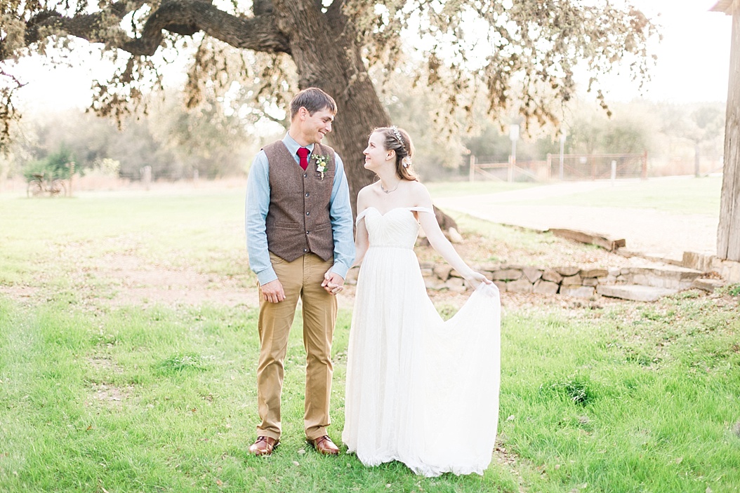 A spring boho wedding with greenery at Cherokee Rose Venue in Comfort Texas by Boerne Wedding Photographer Allison Jeffers Wedding Photography 0038