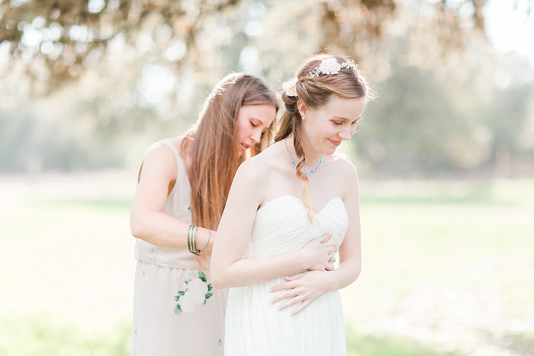 A spring boho wedding with greenery at Cherokee Rose Venue in Comfort Texas by Boerne Wedding Photographer Allison Jeffers Wedding Photography 0053