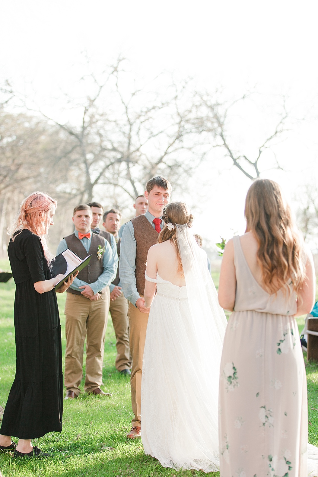 A spring boho wedding with greenery at Cherokee Rose Venue in Comfort Texas by Boerne Wedding Photographer Allison Jeffers Wedding Photography 0057