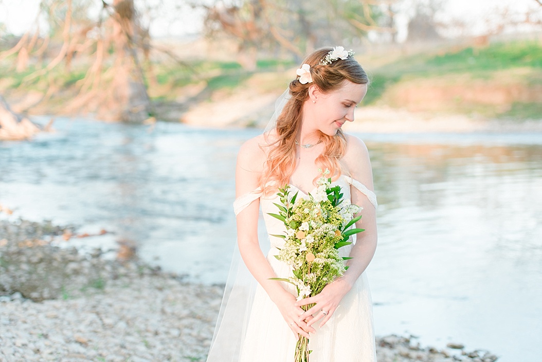 A spring boho wedding with greenery at Cherokee Rose Venue in Comfort Texas by Boerne Wedding Photographer Allison Jeffers Wedding Photography 0083