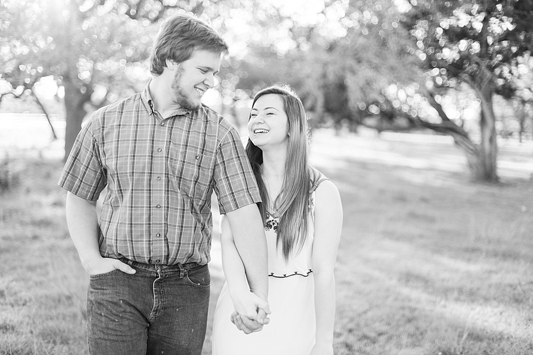A spring engagement session at CW Hill Country Ranch in Boerne Texas By Allison Jeffers Wedding Photography 0011